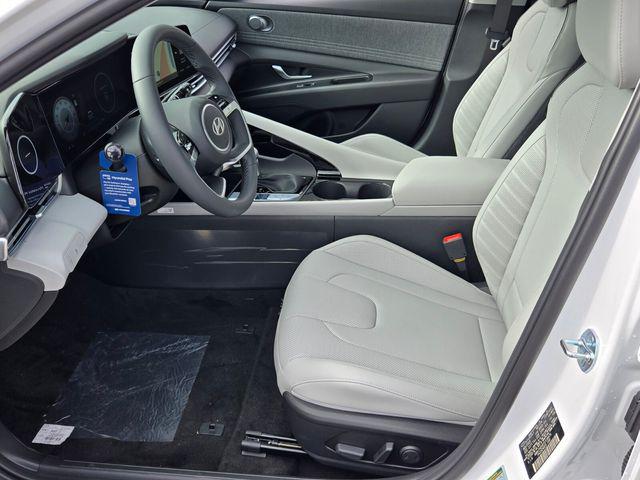 2026 Hyundai Elantra Limited - Photo 6