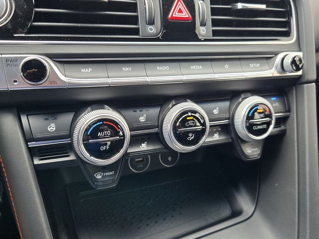 2023 GENESIS G70 Standard - Photo 18