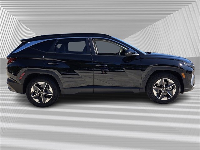 2025 Hyundai Tucson SEL photo 2