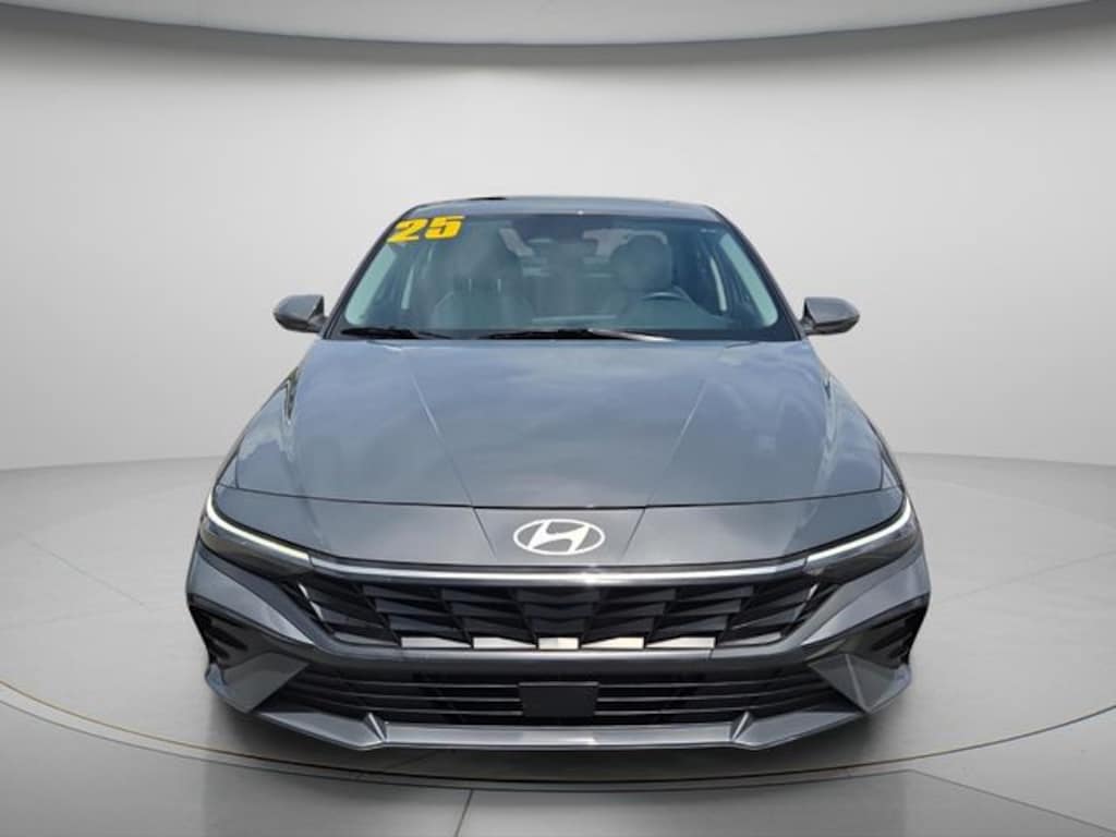 Used 2025 Hyundai Elantra Hybrid Limited Sedan