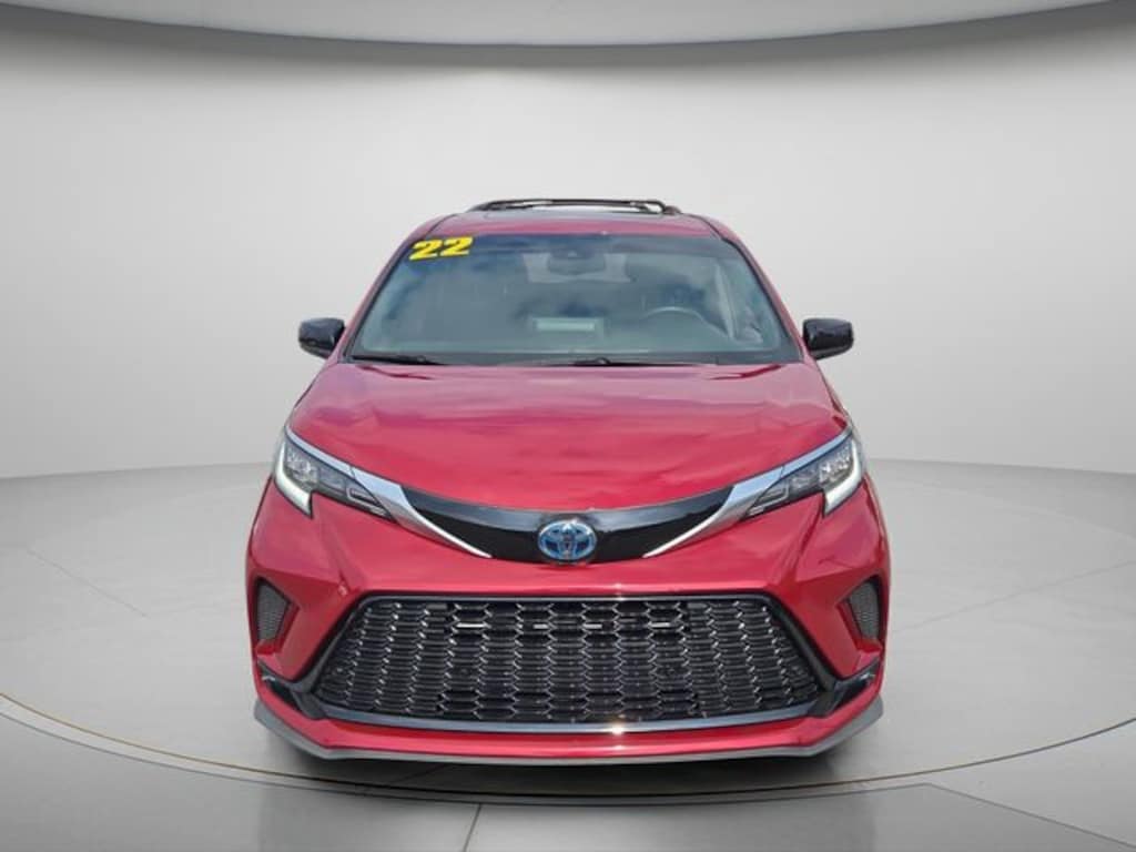 Used 2022 Toyota Sienna XSE 7 Passenger Minivan/Van