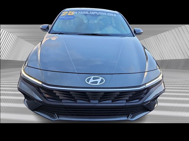 2025 Hyundai Elantra SEL Sport photo 4