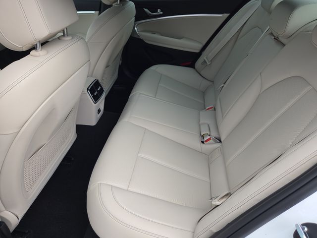 2026 GENESIS G70 Standard - Photo 13