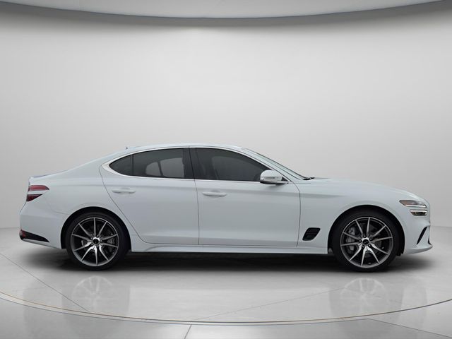 2026 GENESIS G70 Standard - Photo 9
