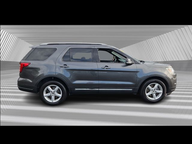 2018 Ford Explorer XLT photo 2