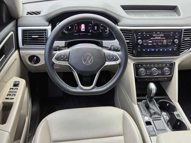 2023 Volkswagen Atlas SE w/Tech - Photo 12