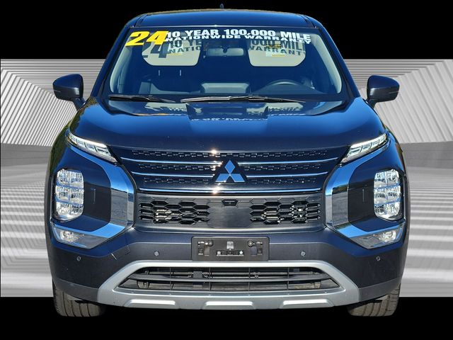 2024 Mitsubishi Outlander SE photo 4