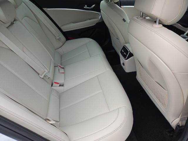 2026 GENESIS G70 Standard - Photo 18