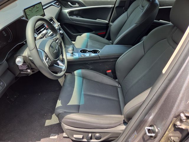 2026 GENESIS G70 Standard - Photo 10