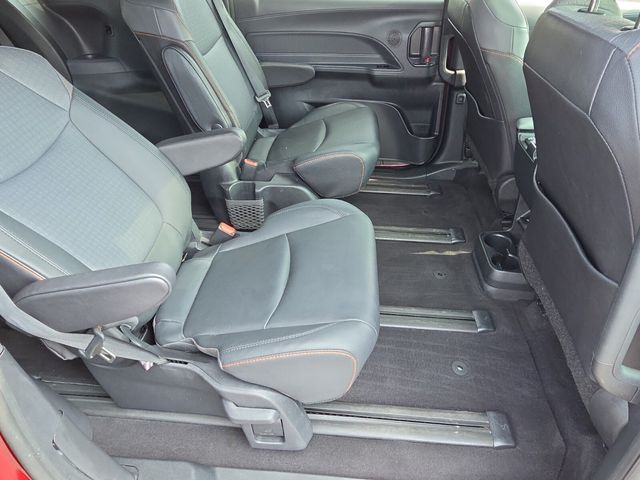 2022 Toyota Sienna XSE - Photo 18