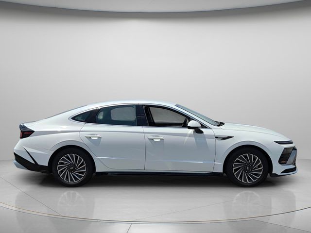 2025 Hyundai Sonata Hybrid SEL - Photo 7