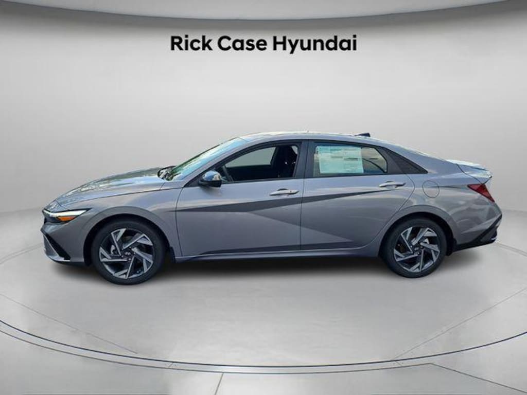 New 2025 Hyundai Elantra SEL Sport Sedan