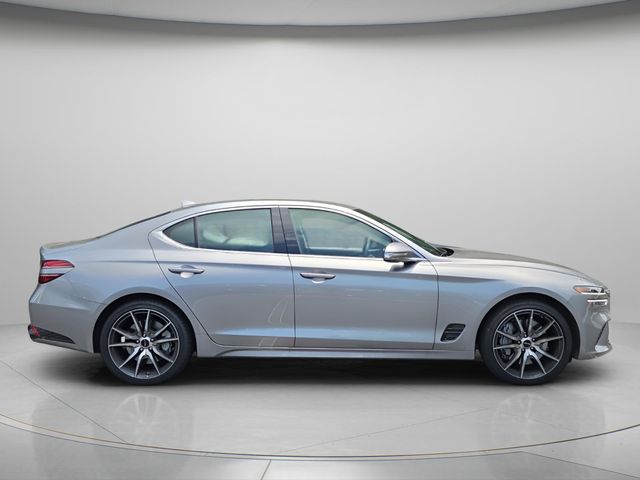 2026 GENESIS G70 Standard - Photo 9