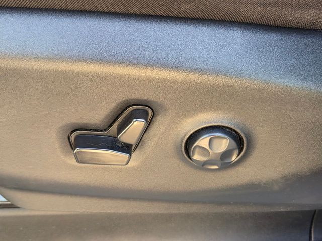 2023 Chrysler Pacifica Touring L - Photo 12
