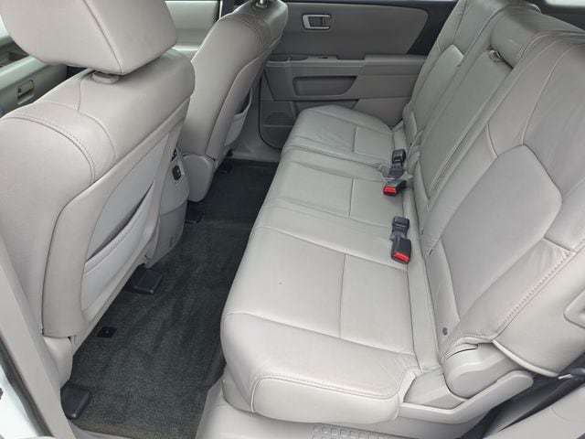 2015 Honda Pilot EX-L - Photo 12
