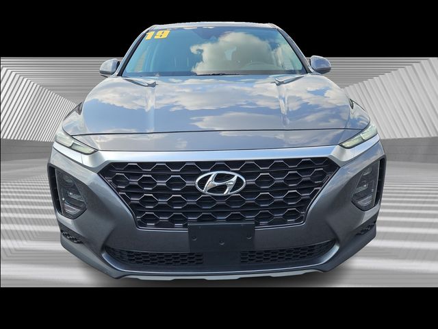 2019 Hyundai Santa Fe SE photo 2