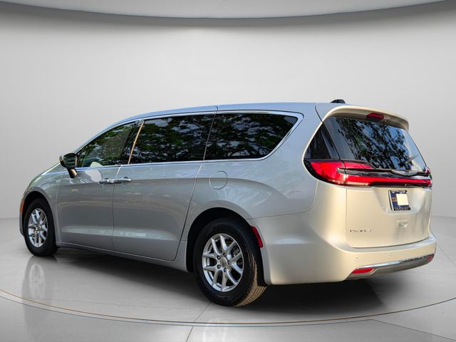 2023 Chrysler Pacifica Touring L - Photo 6