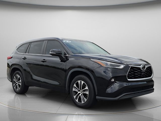 2023 Toyota Highlander XLE - Photo 8