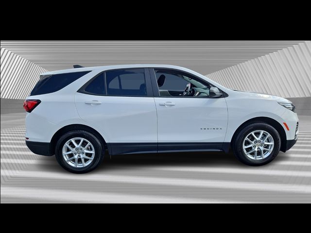2024 Chevrolet Equinox LS photo 3