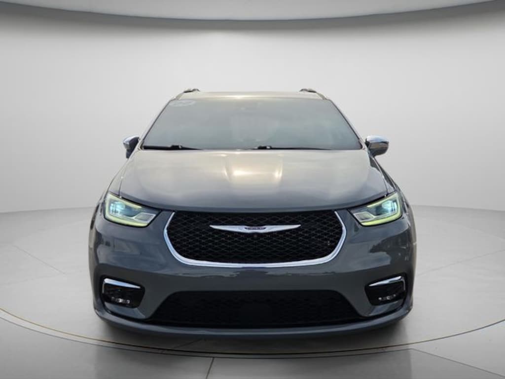 Used 2022 Chrysler Pacifica Limited Minivan/Van