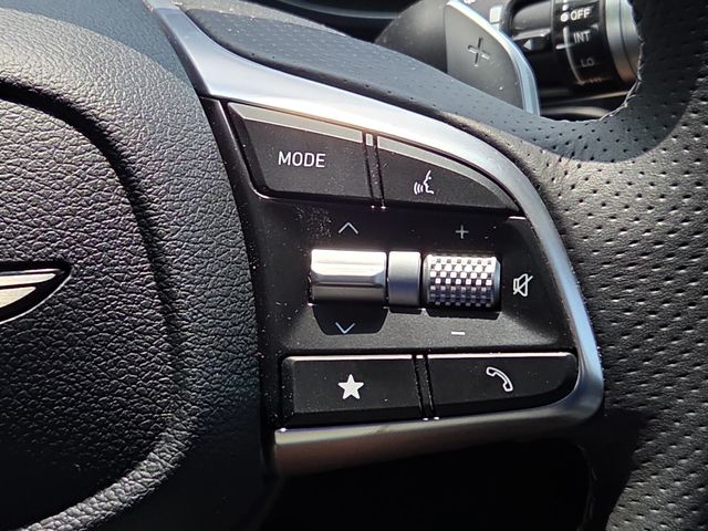 2026 GENESIS G70 Standard - Photo 25