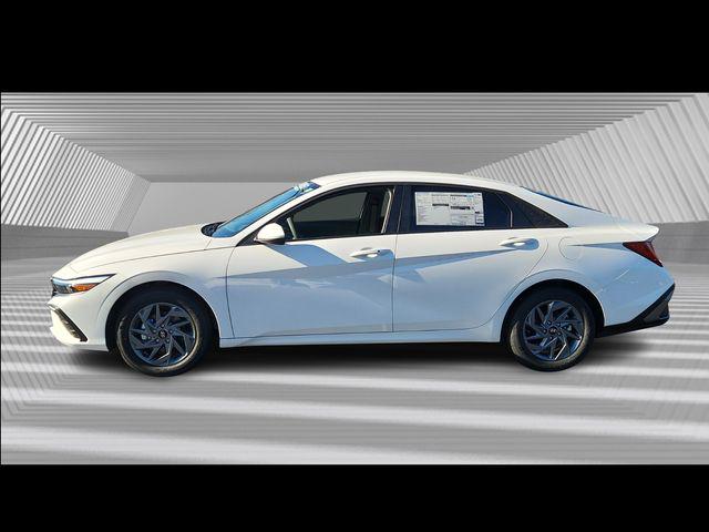 2026 Hyundai Elantra Hybrid Blue photo 2