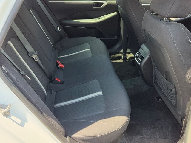 2025 Hyundai Sonata Hybrid SEL - Photo 17