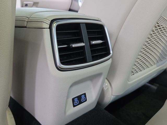 2026 GENESIS G70 Standard - Photo 15