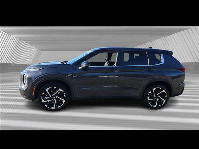 2024 Mitsubishi Outlander SE photo 2