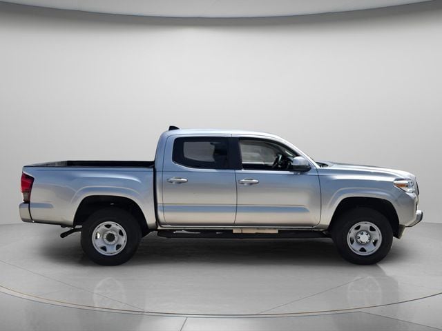 2022 Toyota Tacoma SR - Photo 8