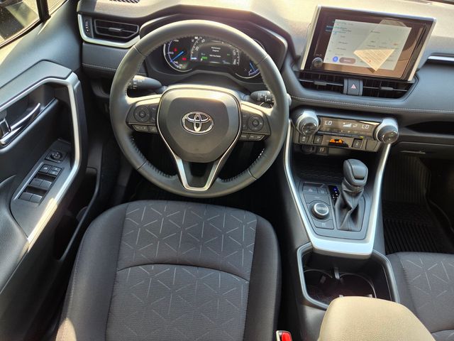 2025 Toyota RAV4 XLE - Photo 14