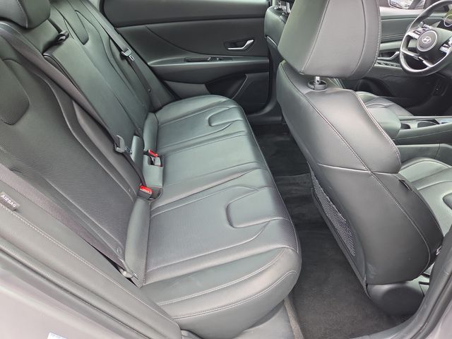 2025 Hyundai Elantra Limited - Photo 17