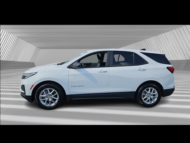 2024 Chevrolet Equinox LS photo 2