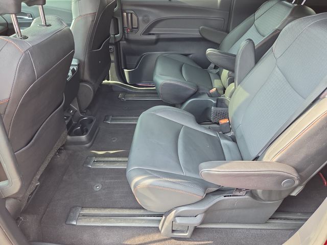 2022 Toyota Sienna XSE - Photo 13