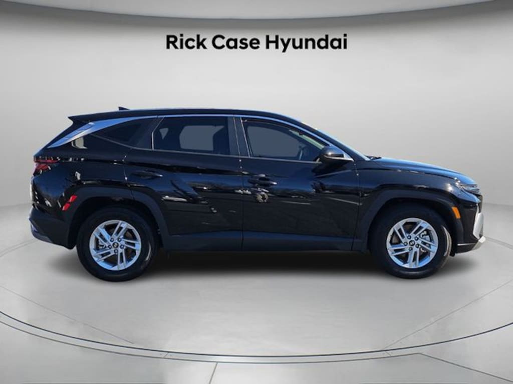 Certified 2025 Hyundai Tucson SE SUV