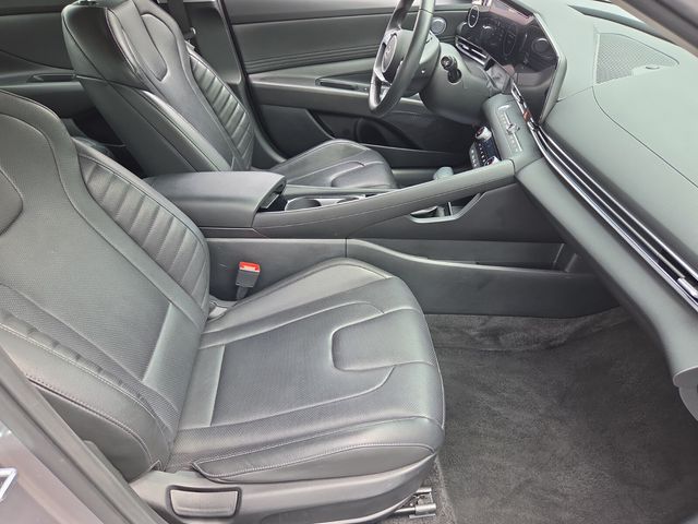 2025 Hyundai Elantra Limited - Photo 18
