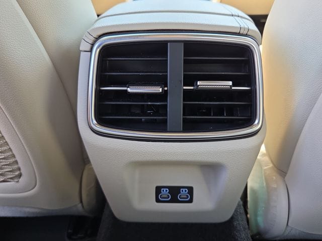 2026 GENESIS G70 Standard - Photo 16