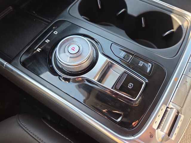 2025 Kia Carnival SX - Photo 23