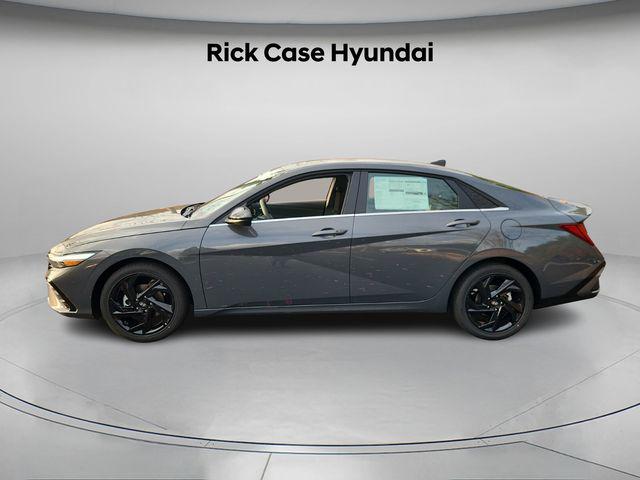 2026 Hyundai Elantra SEL Sport photo 2