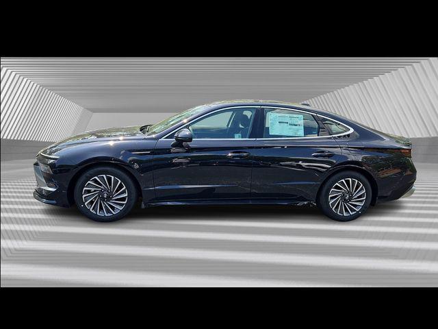 2025 Hyundai Sonata Hybrid SEL photo 2