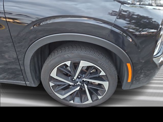 2024 Mitsubishi Outlander SE photo 4