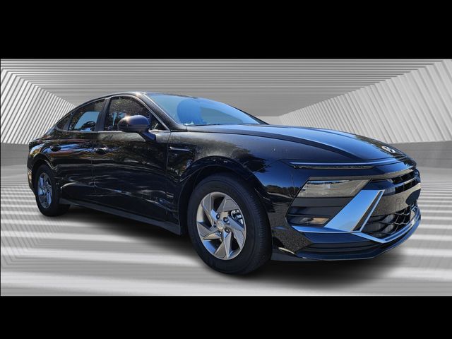 2026 Hyundai Sonata SE photo 3