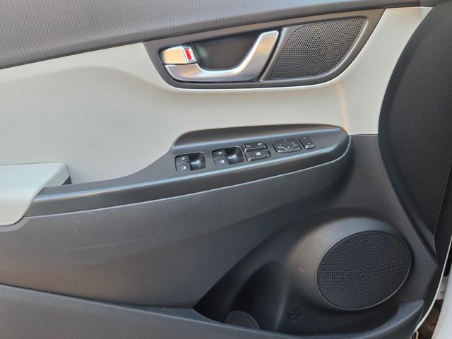2023 Hyundai Kona SEL - Photo 25