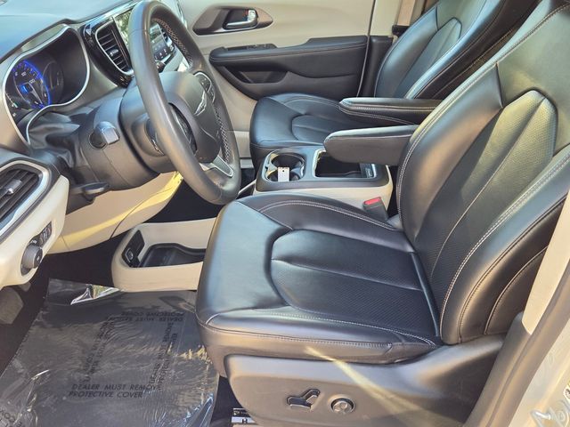 2023 Chrysler Pacifica Touring L - Photo 11
