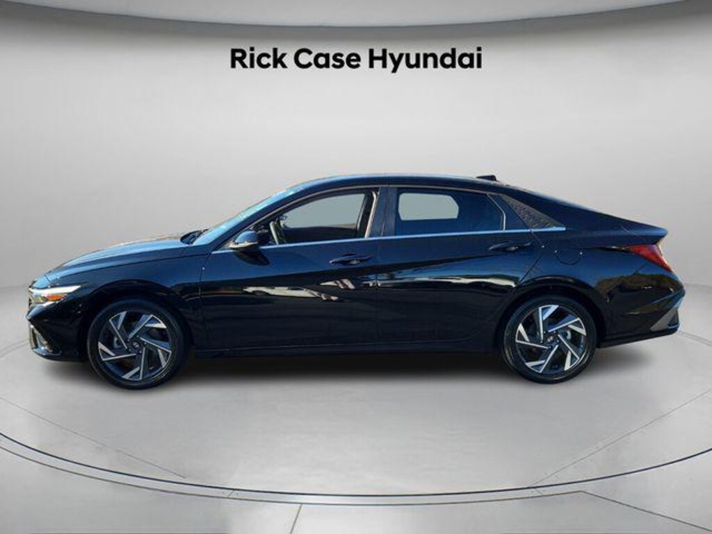 New 2025 Hyundai Elantra Hybrid Limited Sedan
