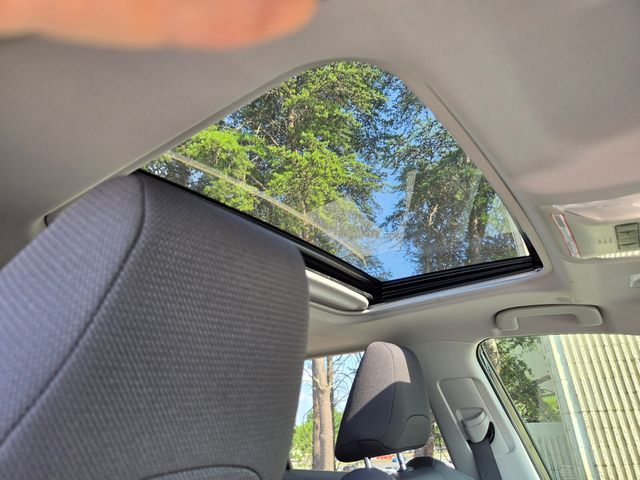2025 Toyota RAV4 XLE - Photo 20