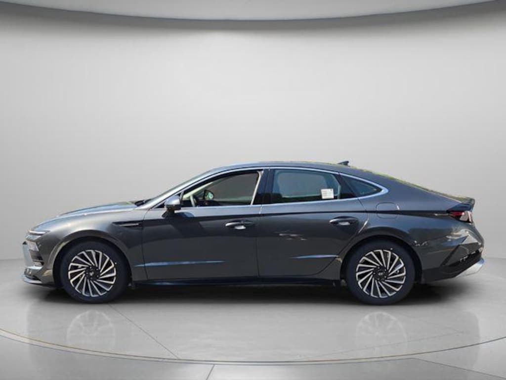 New 2026 Hyundai Sonata Hybrid SEL Sedan