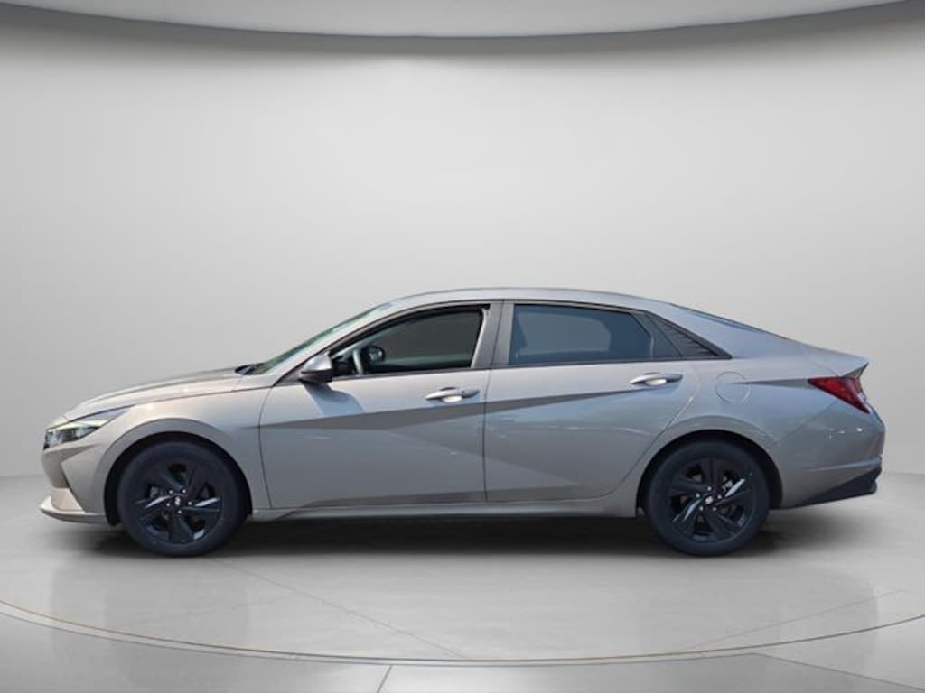 Used 2023 Hyundai Elantra SEL Sedan