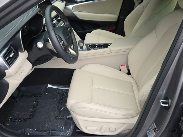 2026 GENESIS G70 Standard - Photo 10