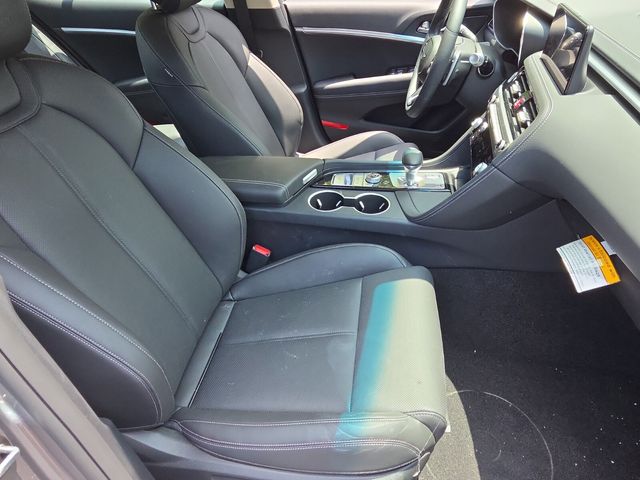 2026 GENESIS G70 Standard - Photo 18